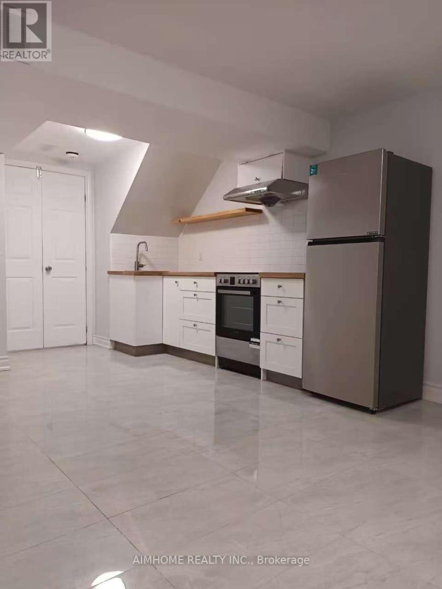 Townhouse at BASEMENT - 2304 KEELE STREET, Toronto (Brookhaven-Amesbury)