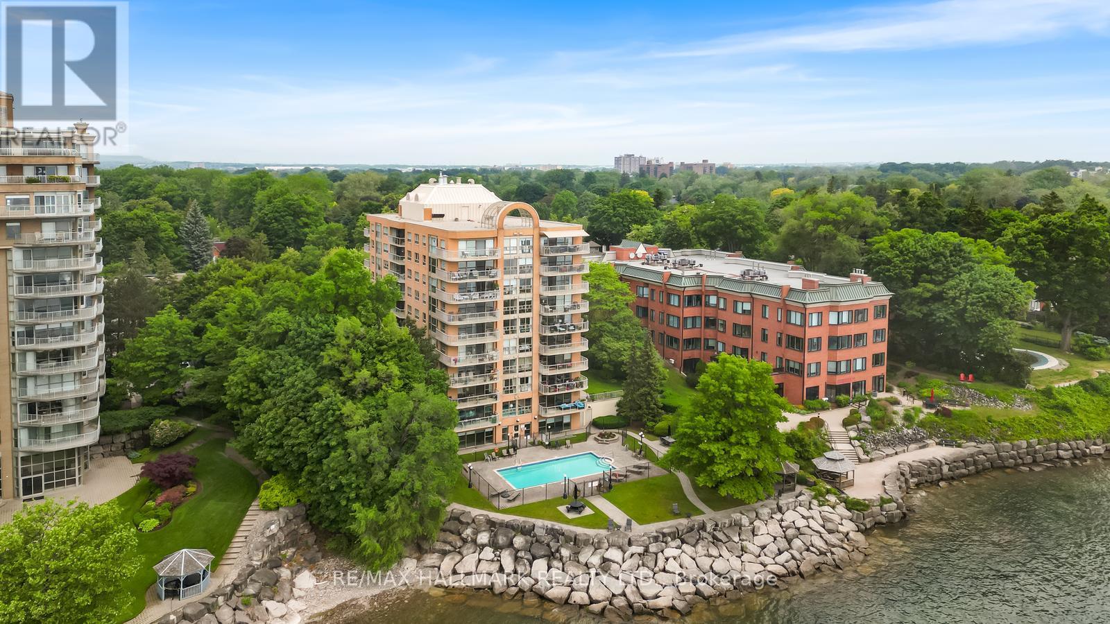 Apartment at 104 - 2210 LAKESHORE ROAD, Burlington (Brant)