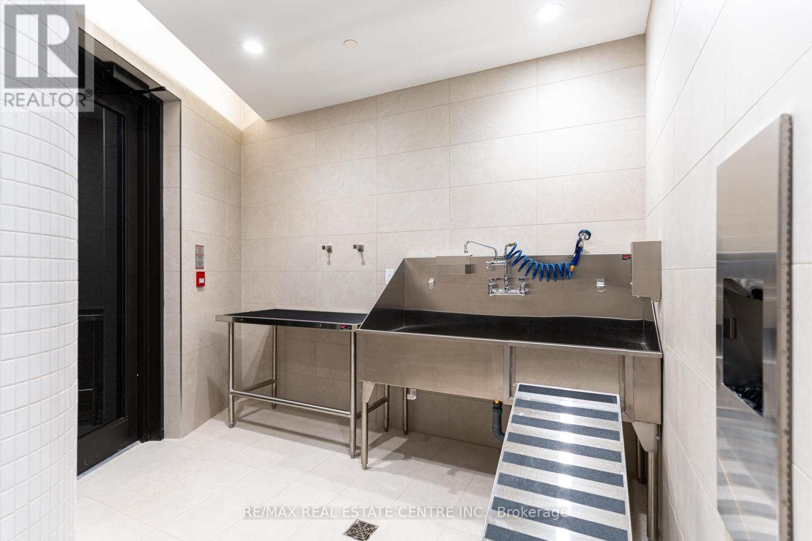 Apartment at 1110 - 3006 WILLIAM CUTMORE BOULEVARD, Oakville