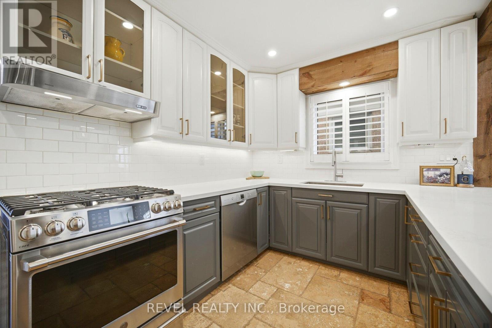 Detached at 477 BELL STREET, Milton