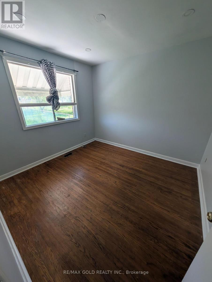 Detached at 7084 MINOTOLA AVENUE, Mississauga