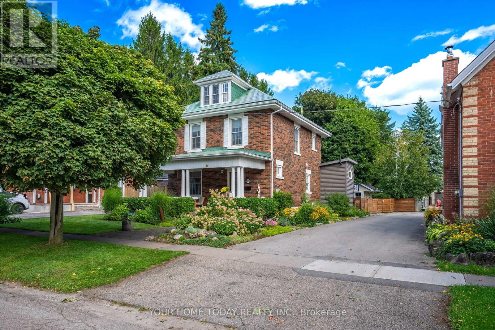 Detached at 17 PARK AVENUE, Halton Hills (AC Acton)