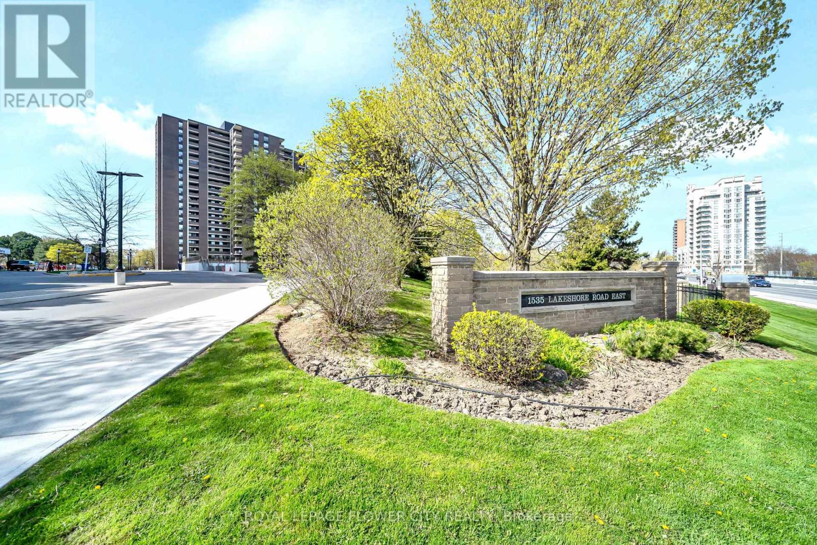 Apartment at 305 - 1535 LAKESHORE ROAD E, Mississauga (Lakeview)