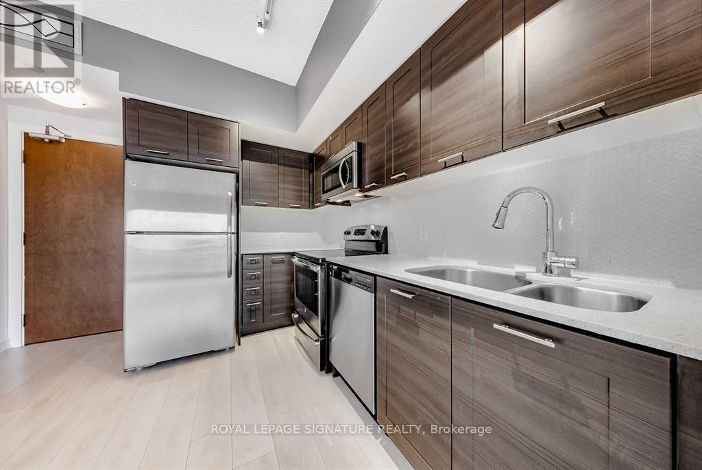 Apartment at 1003 - 2200 LAKESHORE BOULEVARD, Toronto (Mimico)