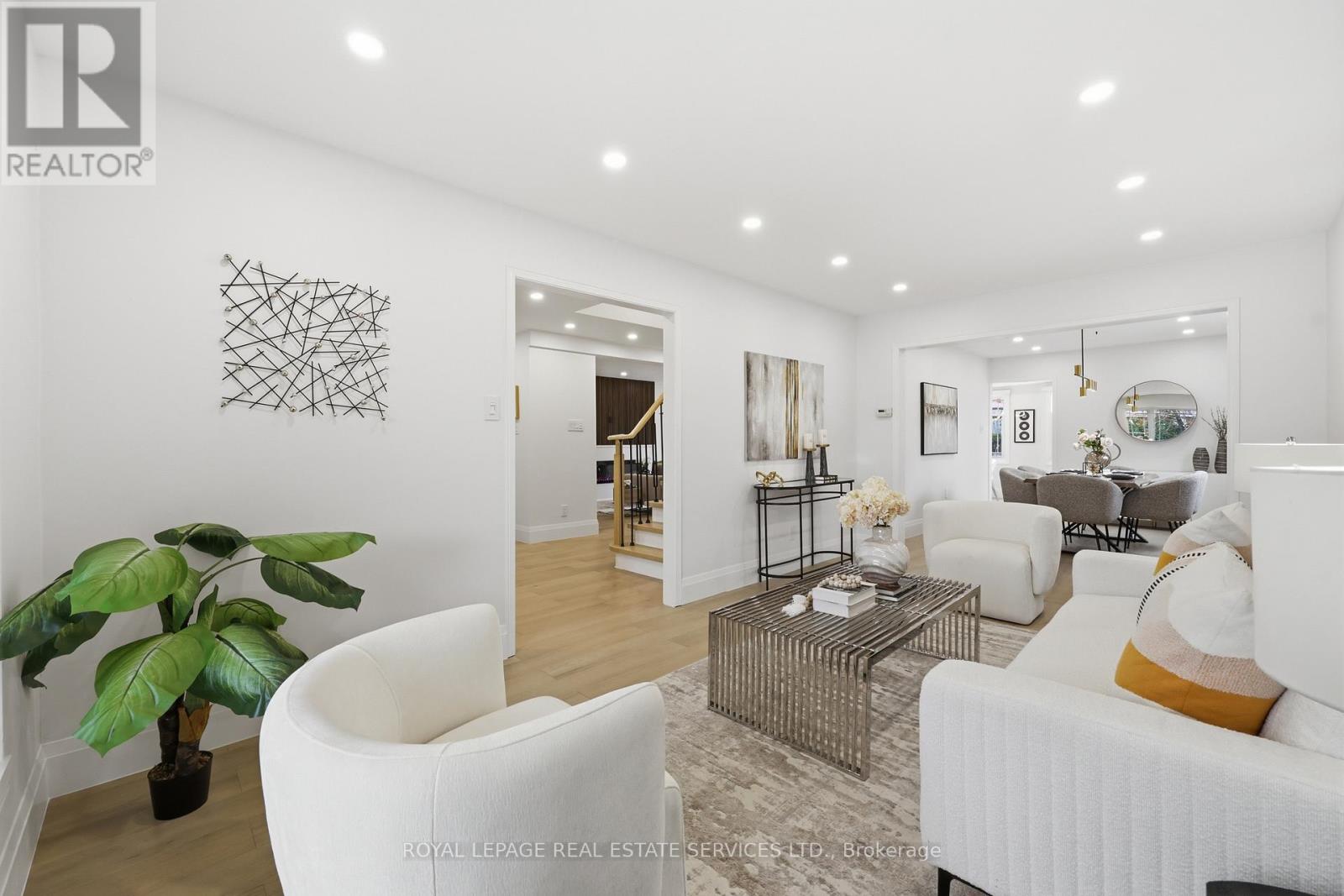 Detached at 1332 QUINPOOL COURT, Mississauga (Creditview)