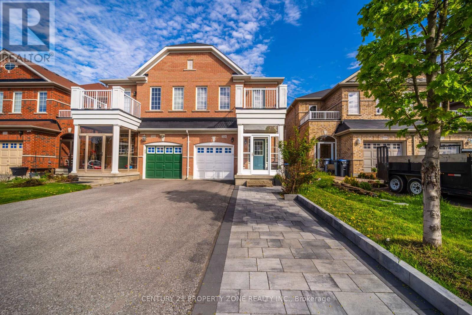 Semi-Detached/Link at 5324 BELLAGGIO CRESCENT, Mississauga (East Credit)