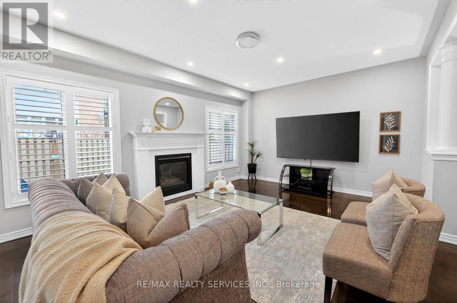 Detached at 5 PILLAR ROAD, Brampton