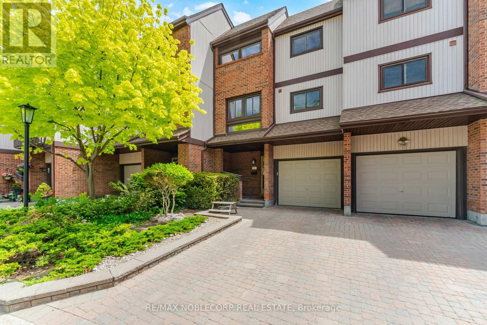 Townhouse at 52 - 1080 WALDEN CIRCLE, Mississauga (Clarkson)