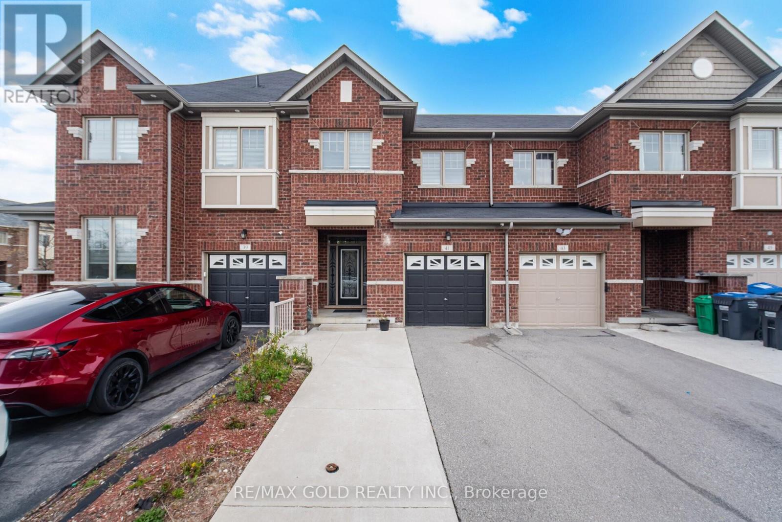 Townhouse at 41 DAVENFIELD CIRCLE, Brampton (Bram East)