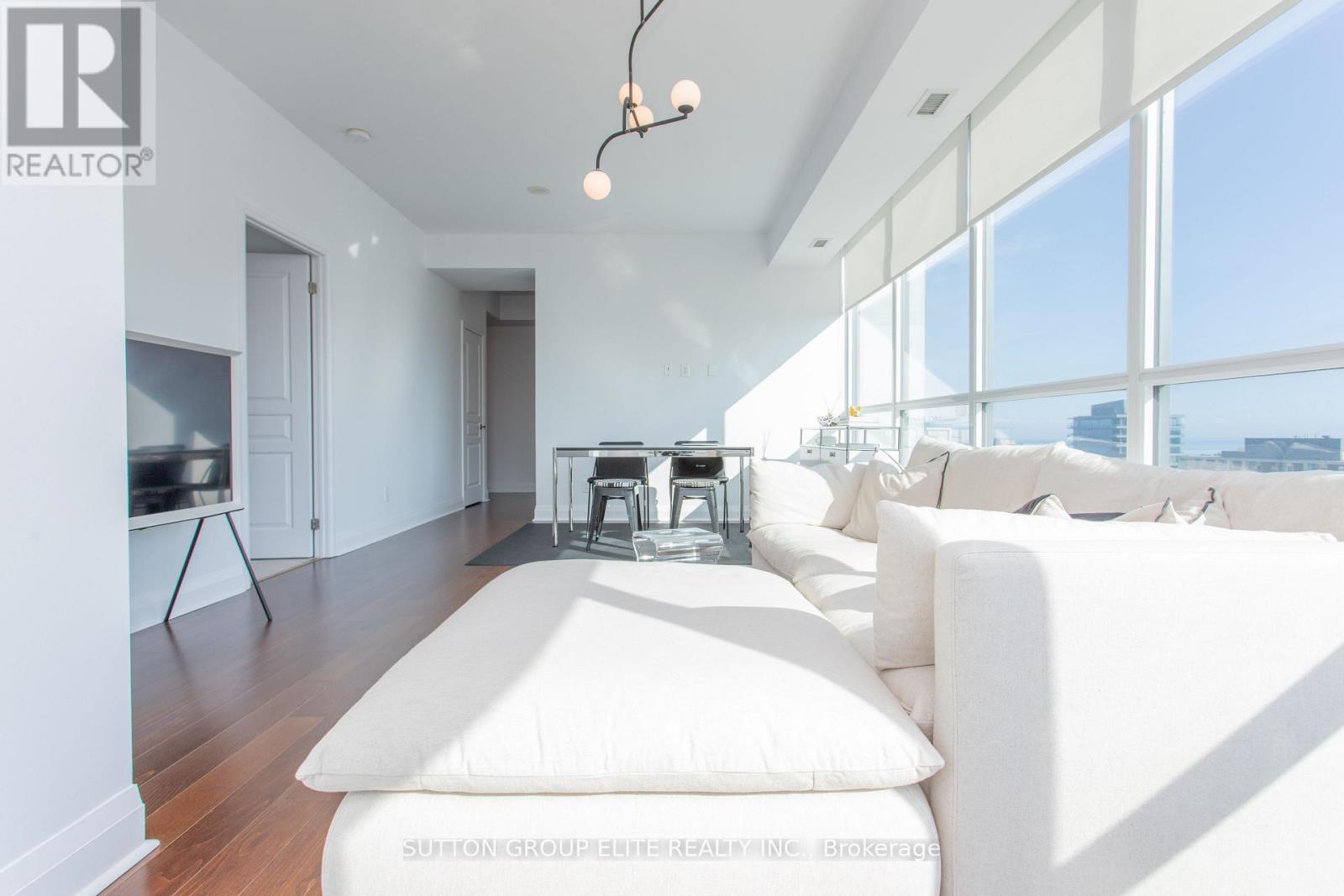 Apartment at 808 - 1 HURONTARIO STREET, Mississauga