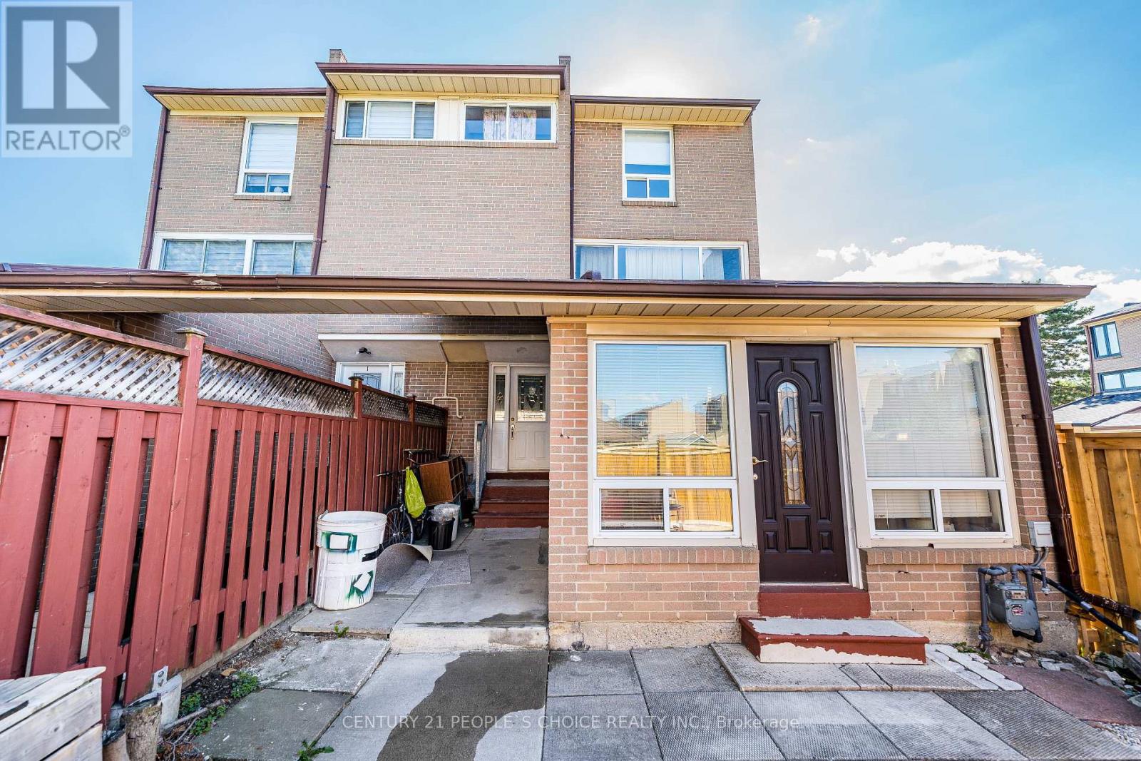 Townhouse at 2 - 242 JOHN GARLAND BOULEVARD, Toronto (West Humber-Clairville)