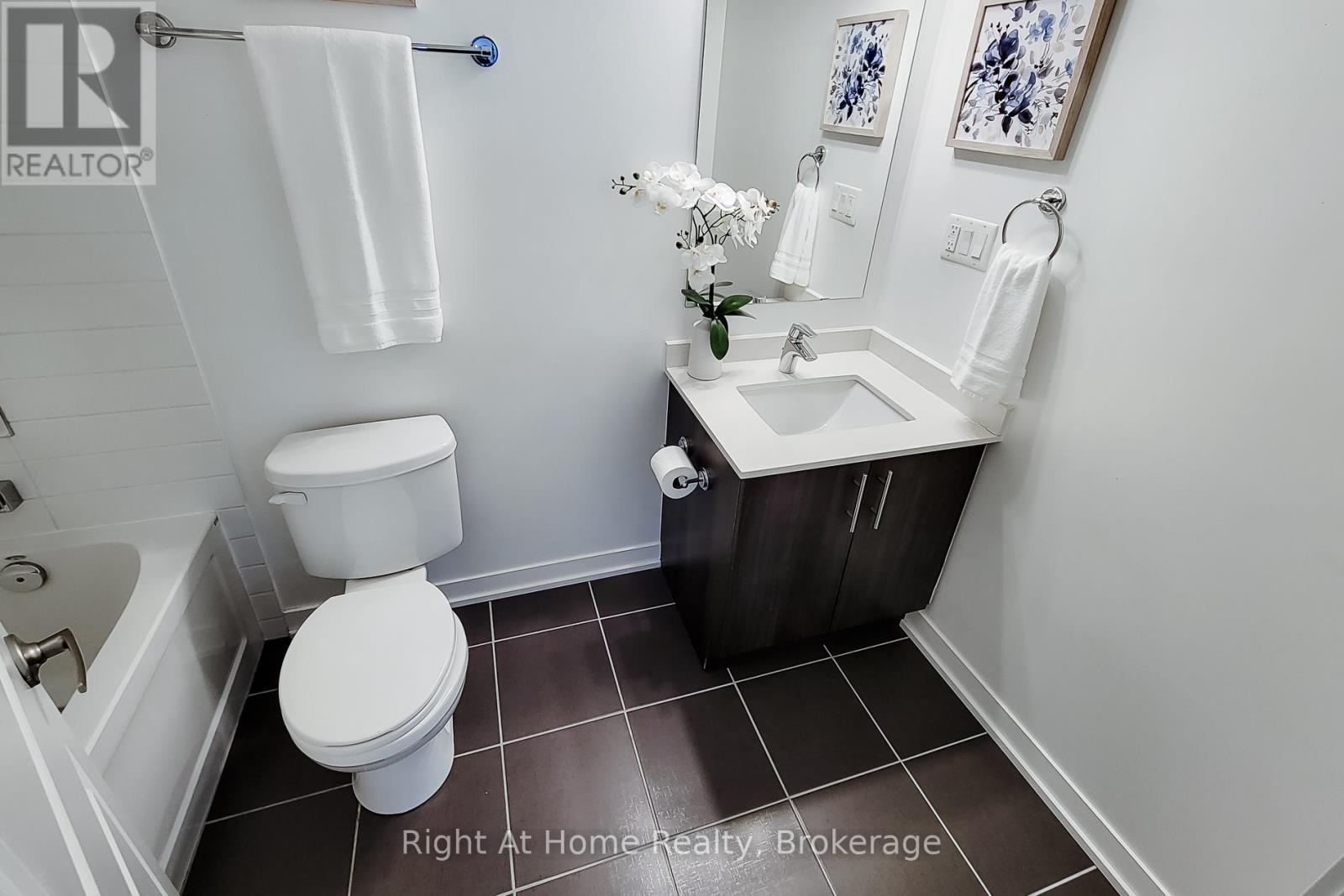Apartment at 318 - 1284 GUELPH LINE, Burlington