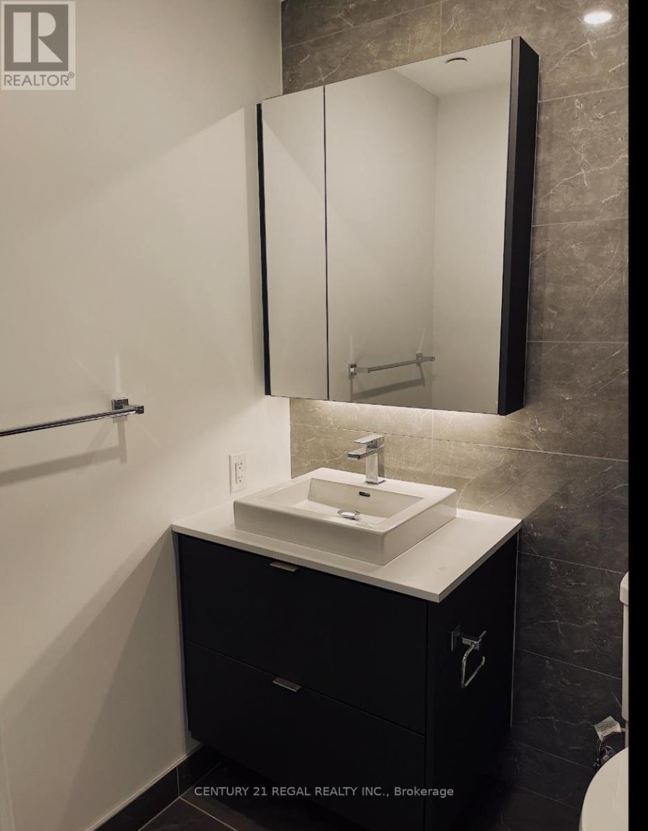 Apartment at 302 - 7 SMITH CRESCENT, Toronto
