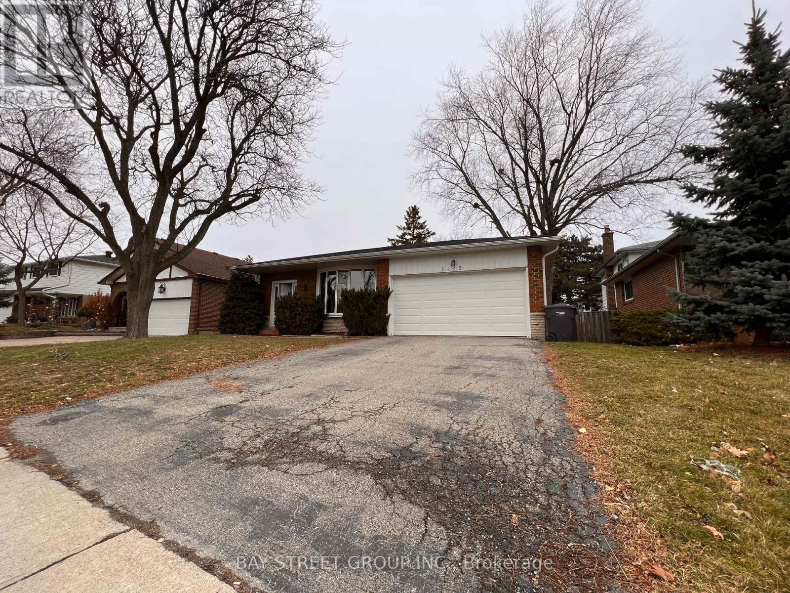 Detached at 3195 VALMARIE AVENUE, Mississauga (Erindale)