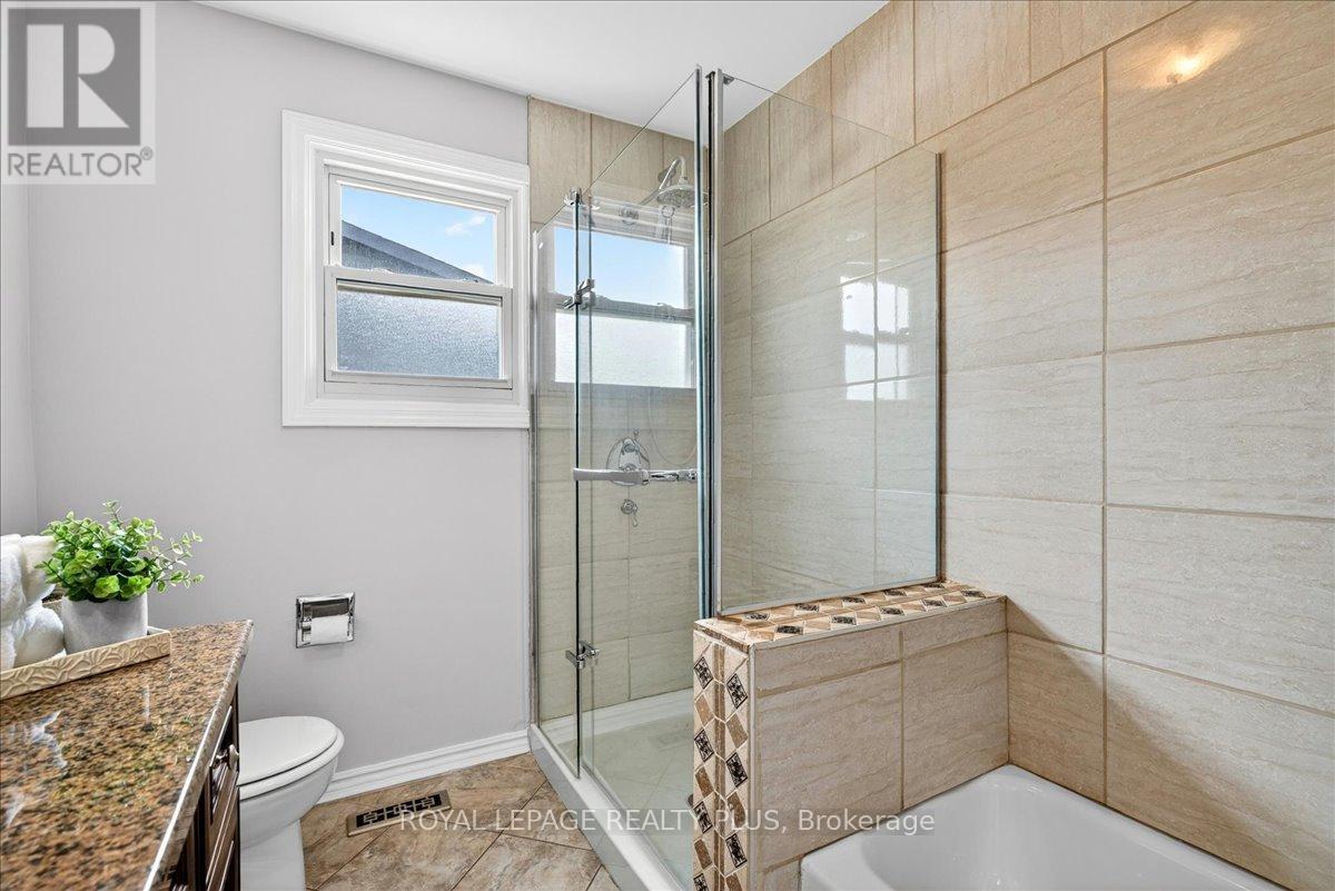 Detached at 4452 DELANEY DRIVE, Burlington