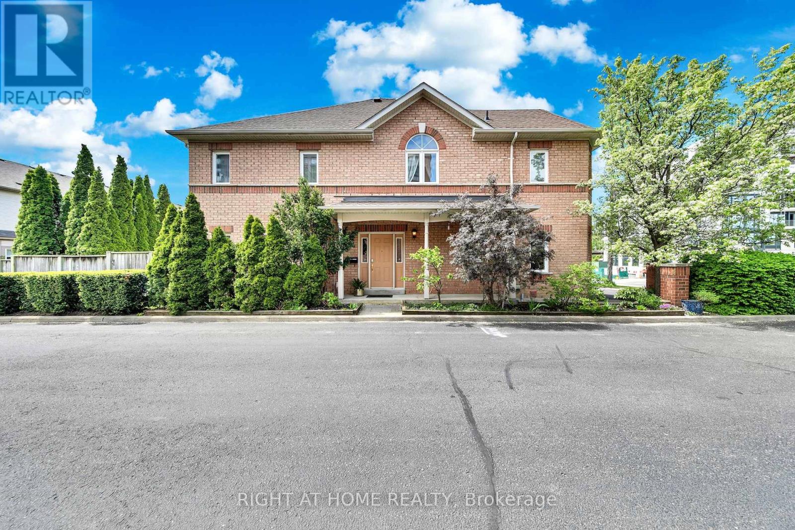 Townhouse at 740 VILLAGE GREEN BOULEVARD, Mississauga (Lakeview)