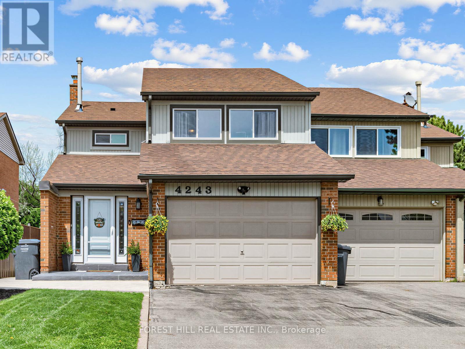 Semi-Detached/Link at 4243 THOM GARDENS, Mississauga (Erin Mills)