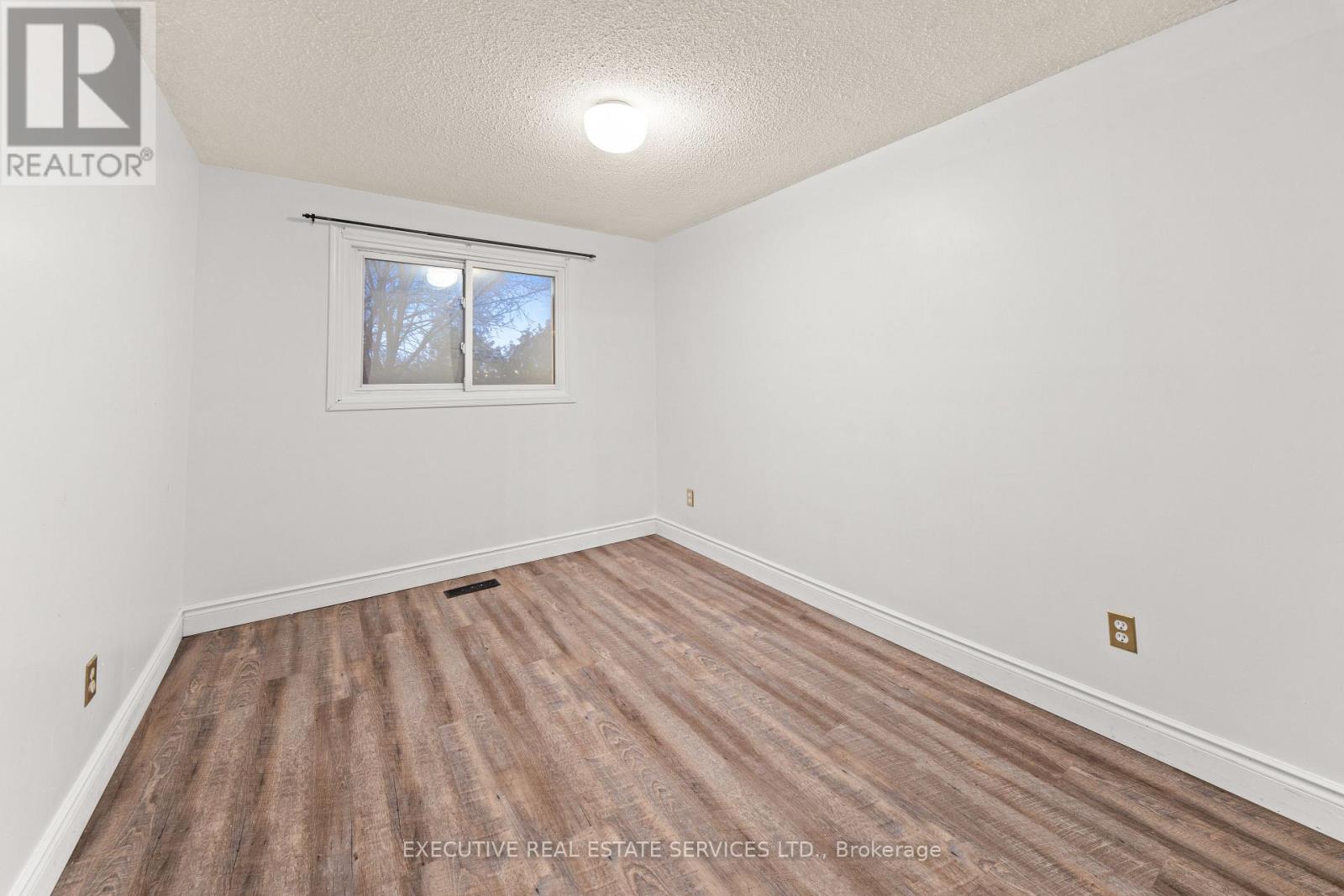 Detached at 44 LAKECREST TRAIL, Brampton