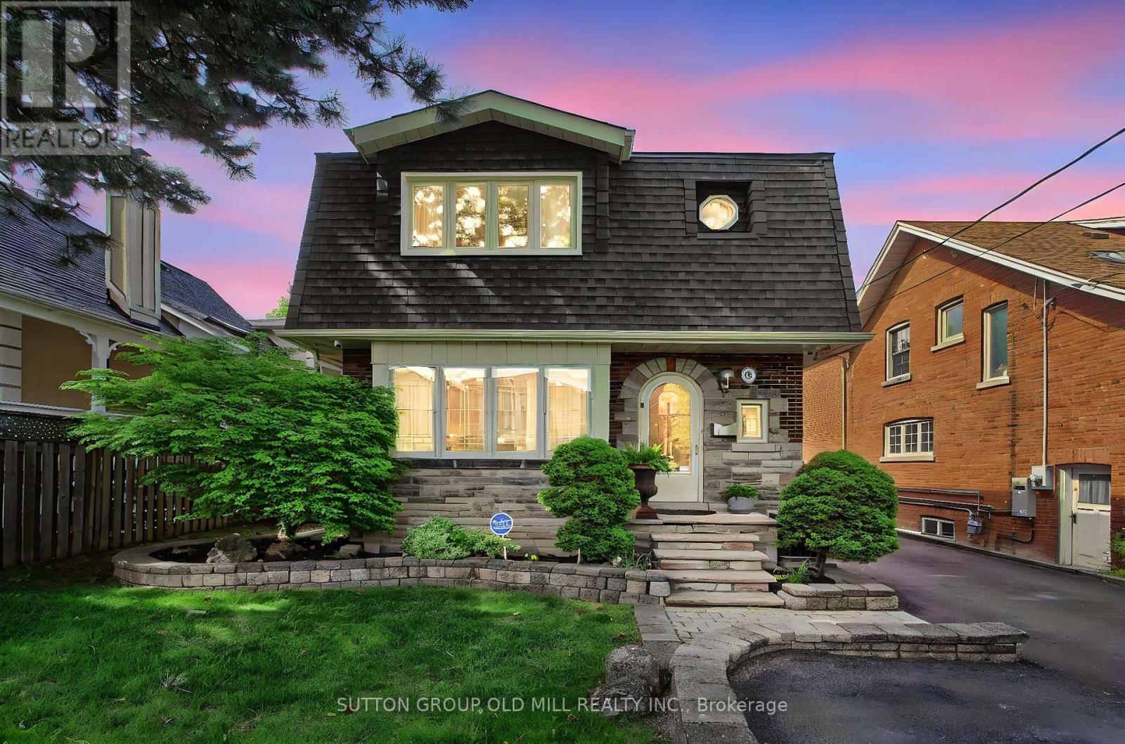 Detached at 8 LOCKHEED BOULEVARD, Toronto (Humber Heights)