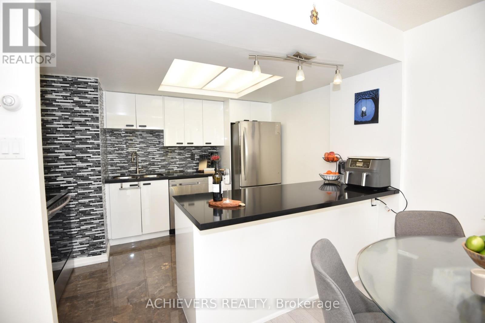 Apartment at 1207 - 4460 TUCANA COURT S, Mississauga