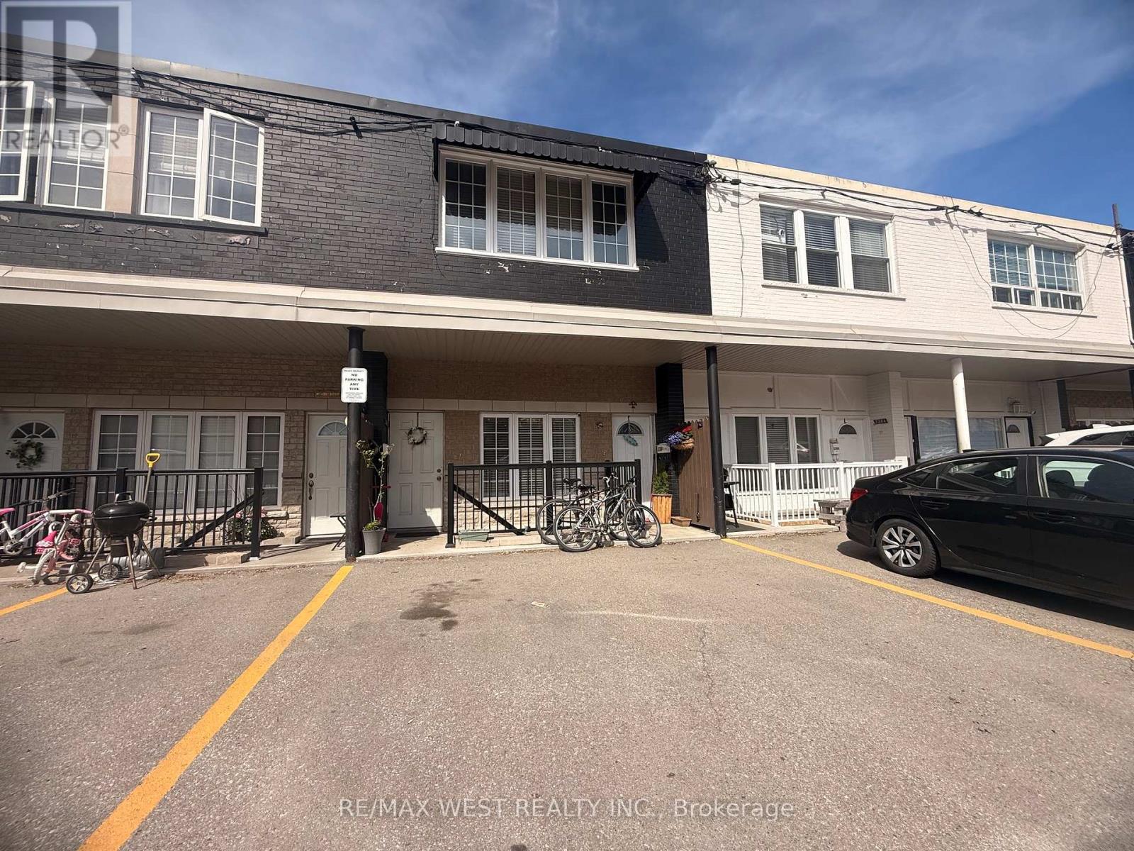 Townhouse at C - 334 SILVERTHORN AVENUE, Toronto (Keelesdale-Eglinton West)