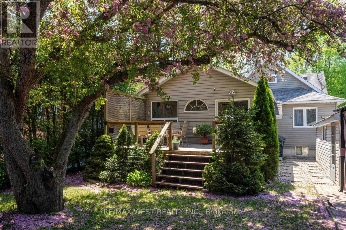 Detached at 35 GORT AVENUE, Toronto (Alderwood)