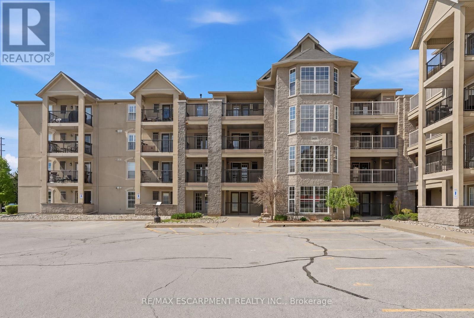 Apartment at 216 - 1451 WALKERS LINE, Burlington (Tansley)