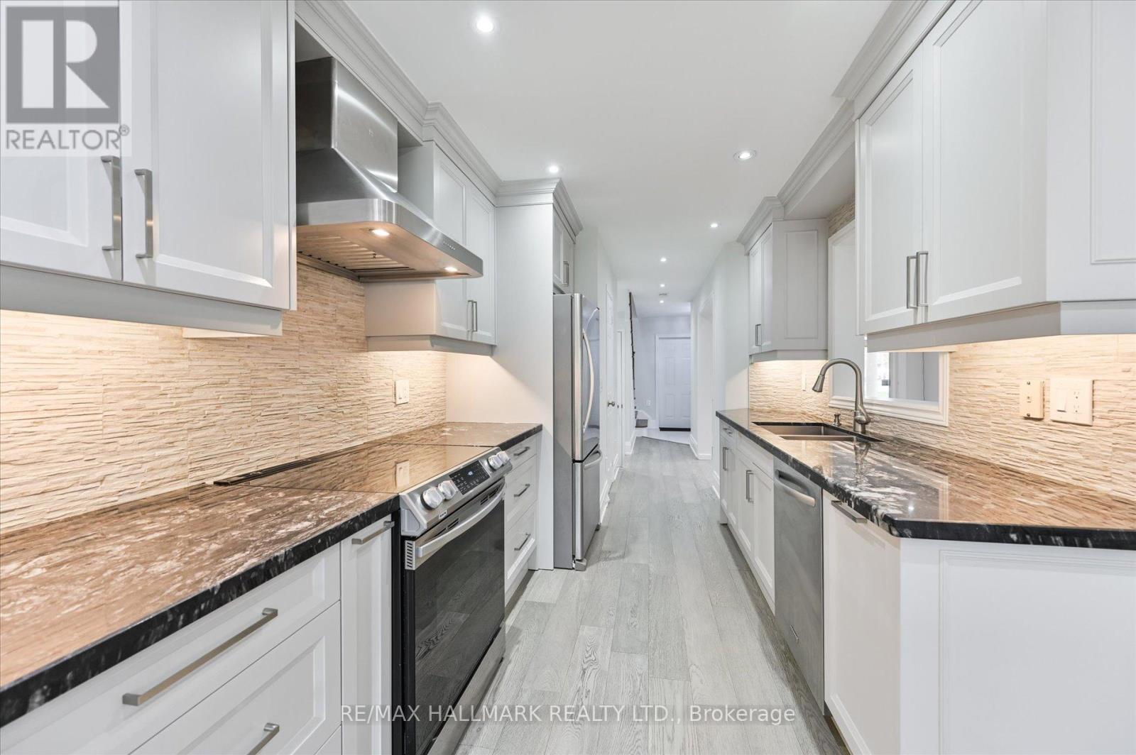 Townhouse at 5936 CANDLEBROOK COURT, Mississauga