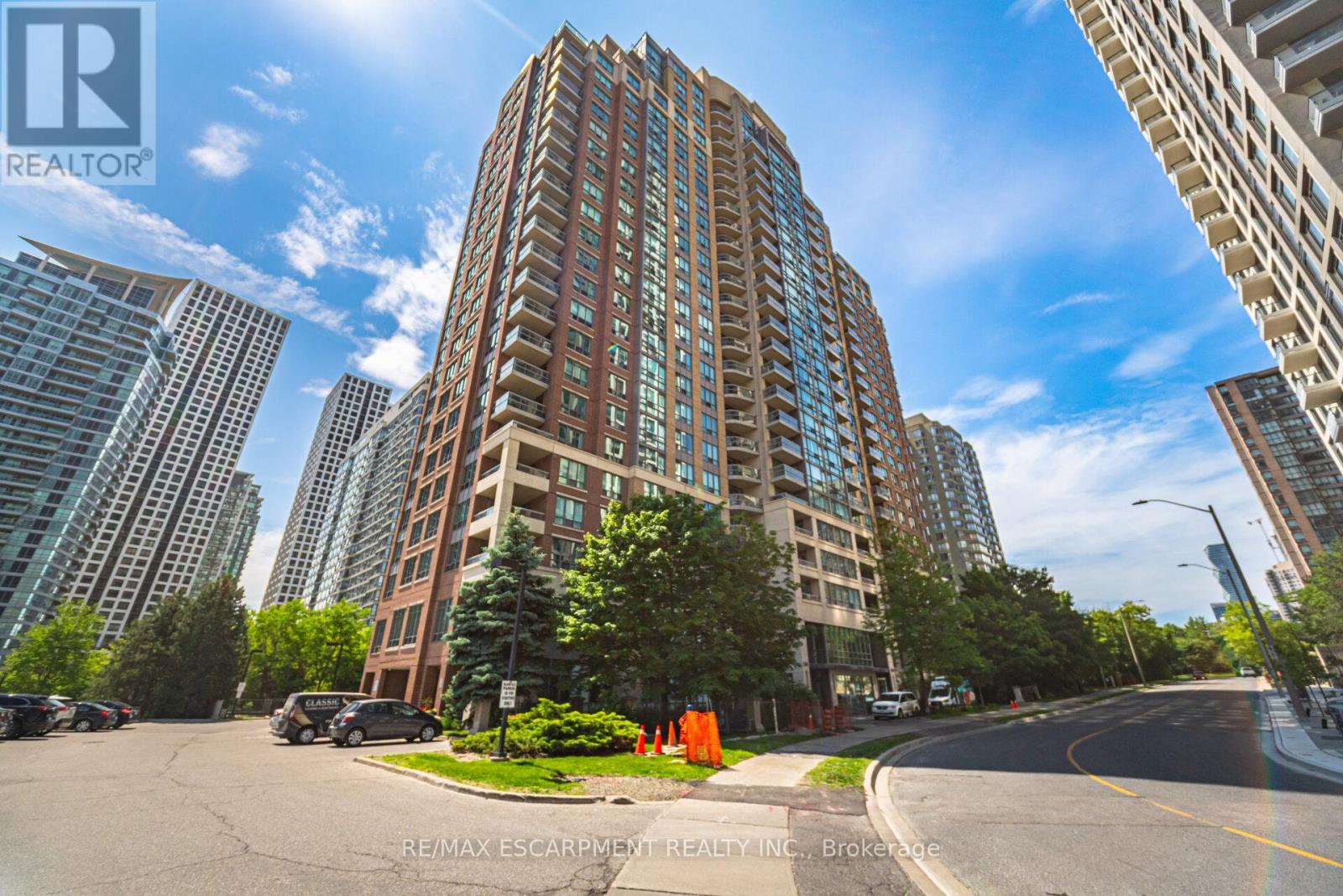 Apartment at 307 - 156 ENFIELD PLACE, Mississauga (City Centre)