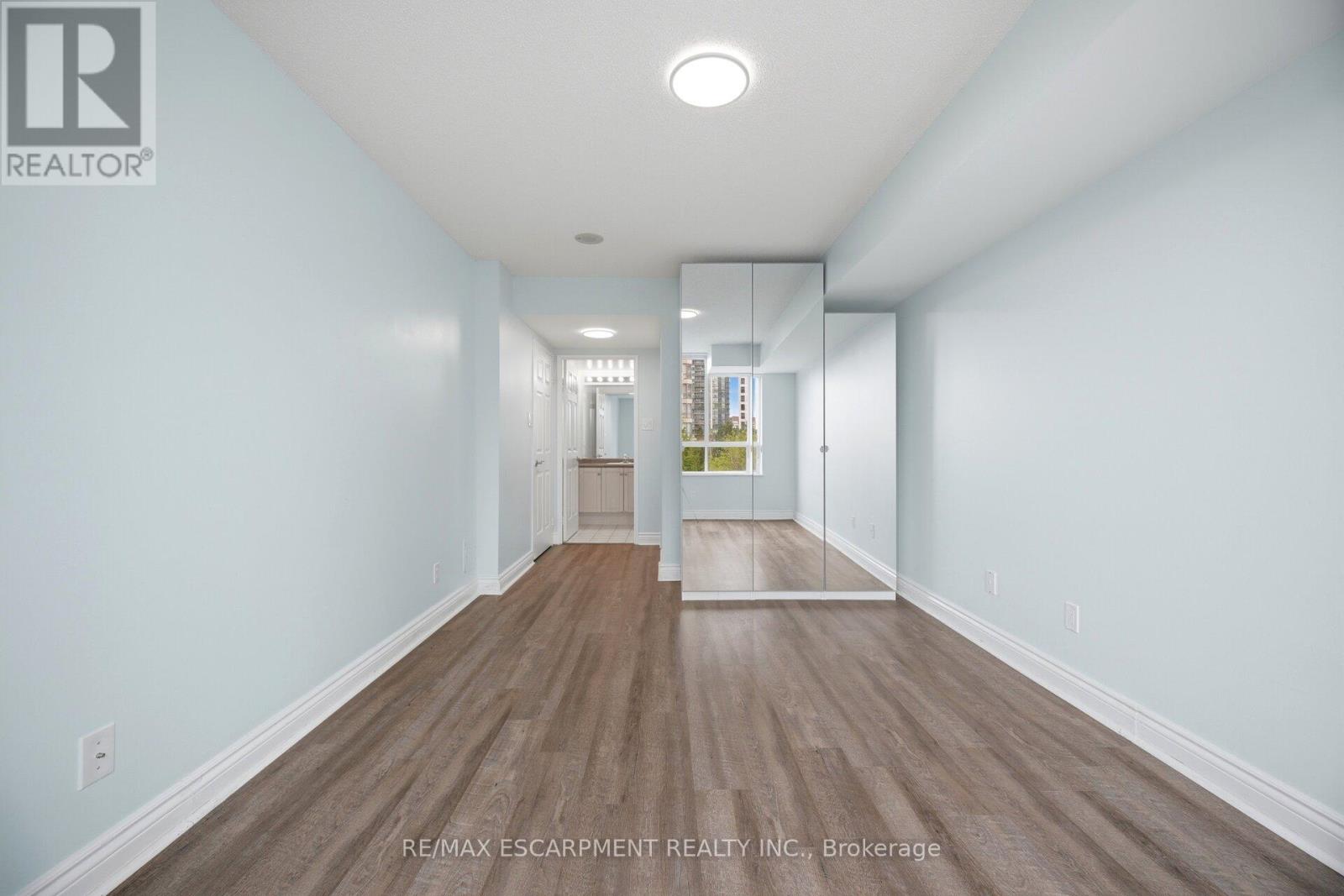 Apartment at 307 - 156 ENFIELD PLACE, Mississauga