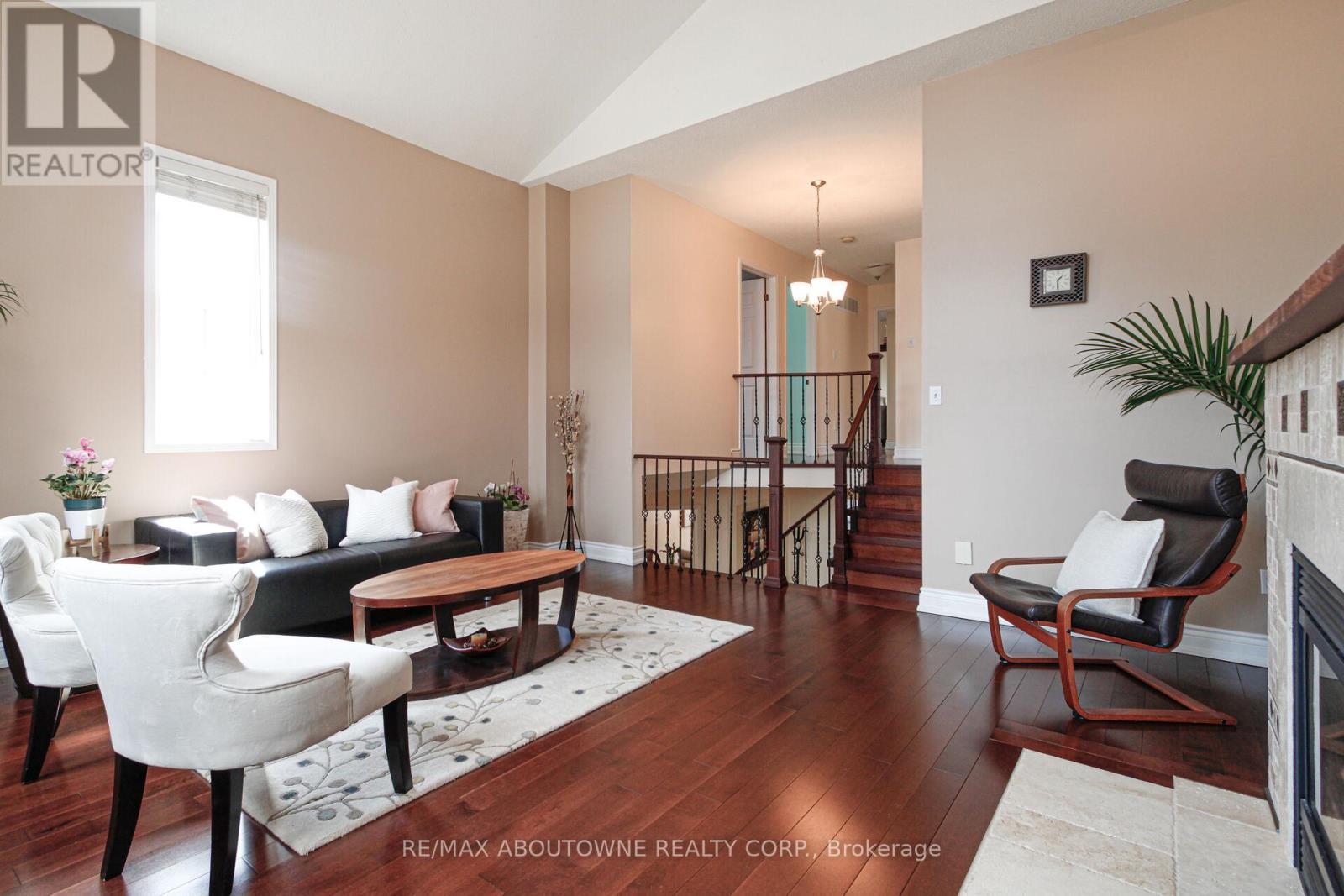Detached at 2216 NORFOLK DRIVE, Oakville
