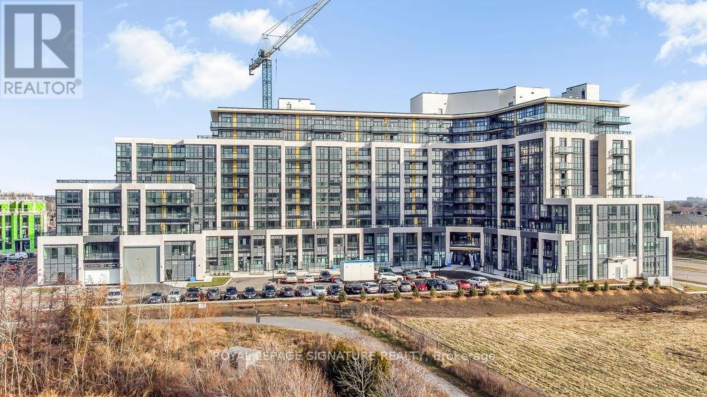 Apartment at 330 - 405 DUNDAS STREET W, Oakville (GO Glenorchy)