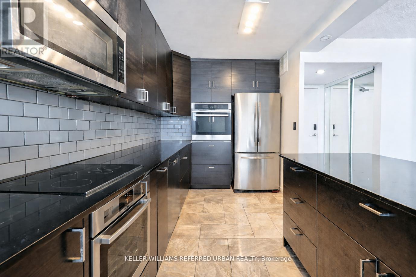 Apartment at 1811 - 10 MARTHA EATON WAY, Toronto (Brookhaven-Amesbury)