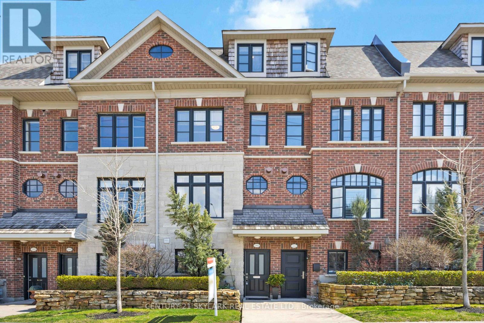 Townhouse at 1864 BURNHAMTHORPE ROAD E, Mississauga (Applewood)