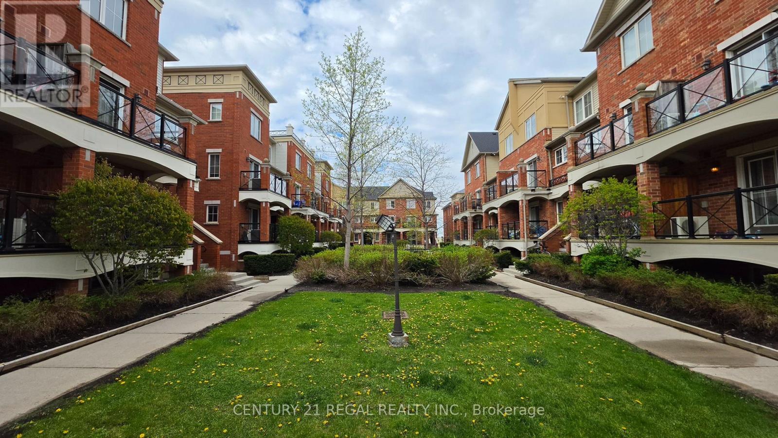 Townhouse at 19 - 39 HAYS BOULEVARD, Oakville (RO River Oaks)