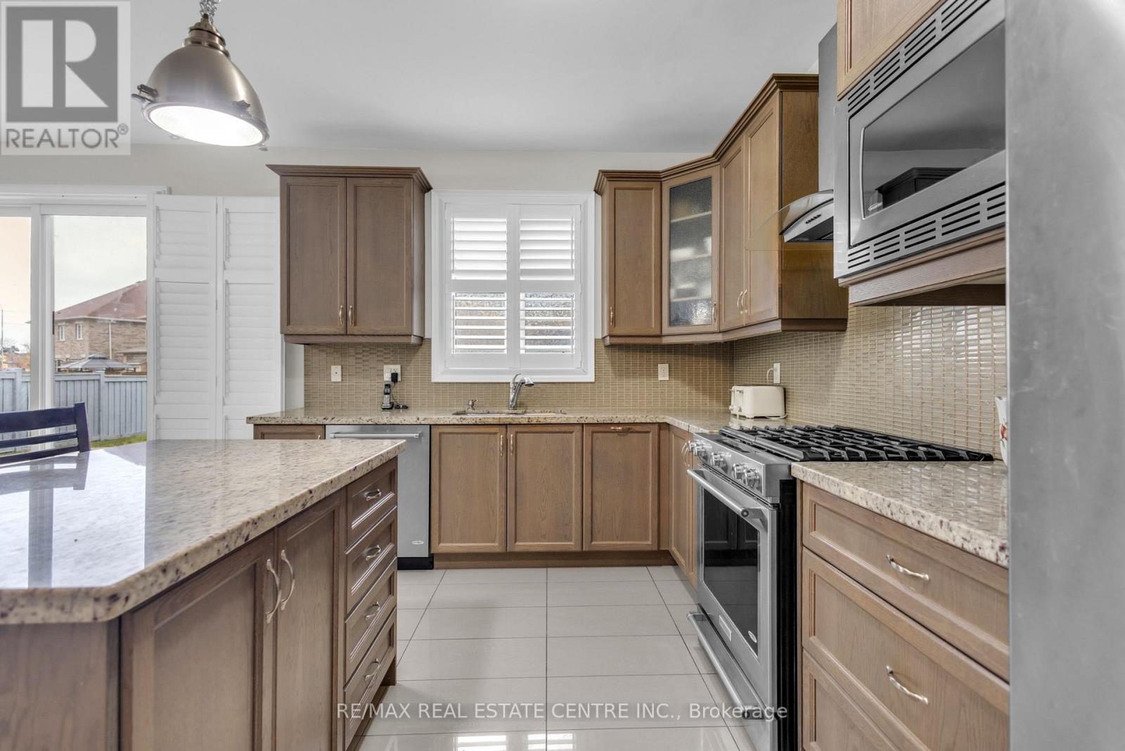 Detached at 9 GLACIER ROAD, Brampton
