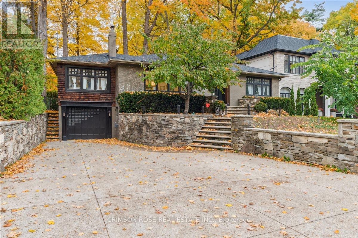 Detached at 89 HOLYROOD AVENUE, Oakville (SW Southwest)