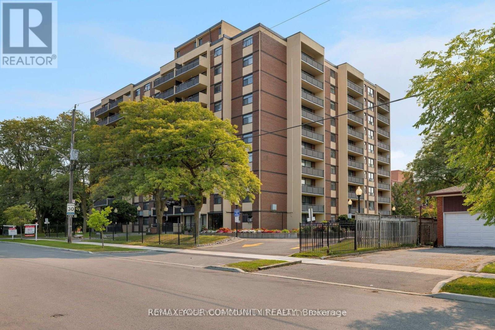 Apartment at 404 - 5 FRITH ROAD, Toronto