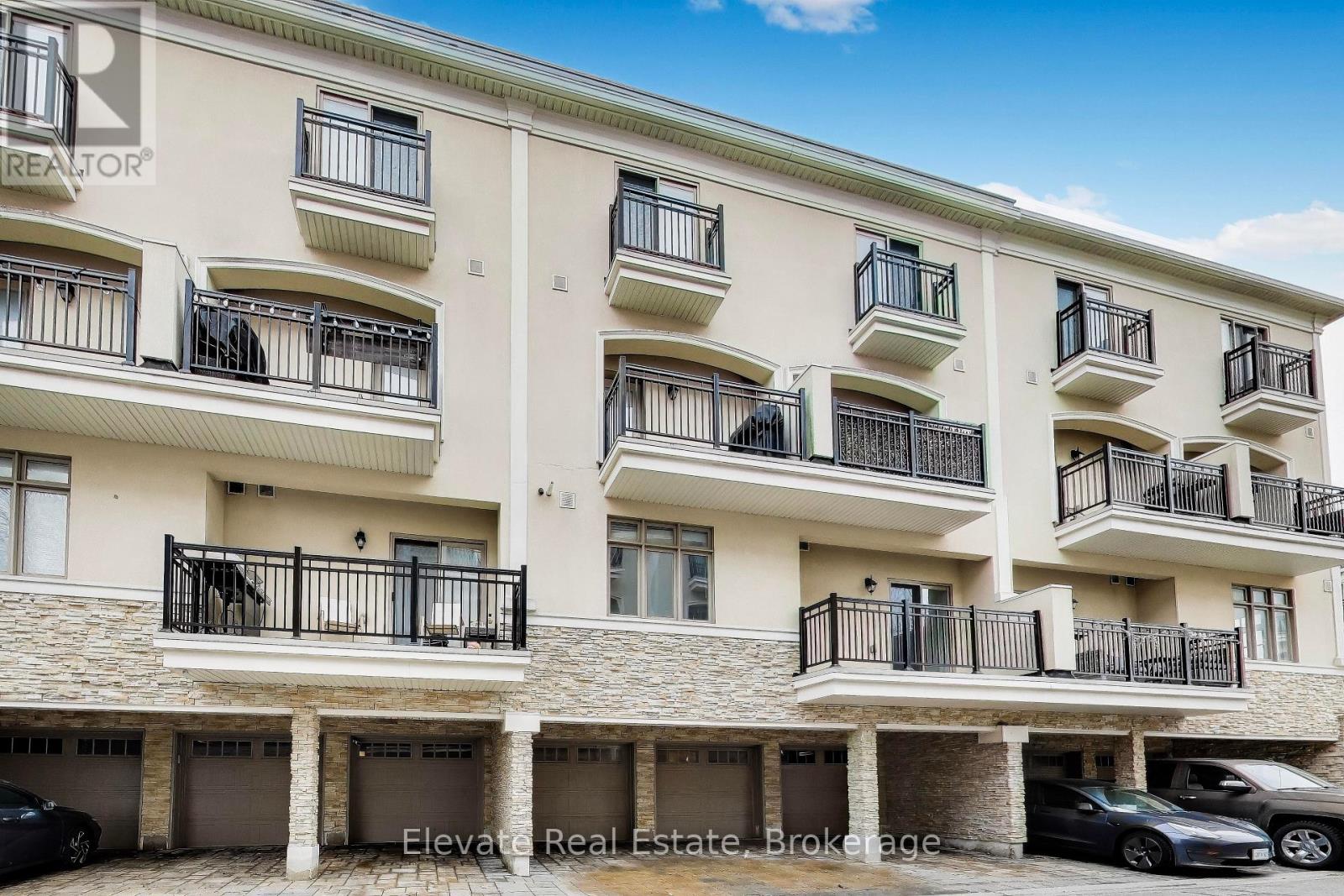 Townhouse at 24 - 3083 CAWTHRA ROAD, Mississauga