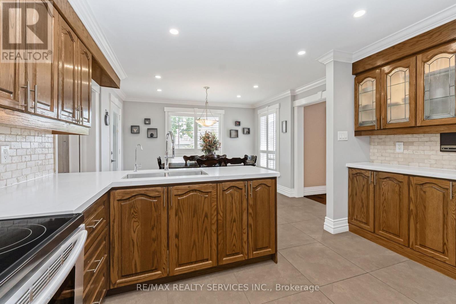 Detached at 29 CHESTNUT AVENUE, Brampton