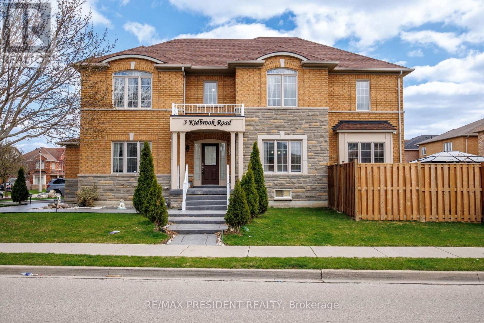 Detached at 3 KIDBROOK ROAD, Brampton