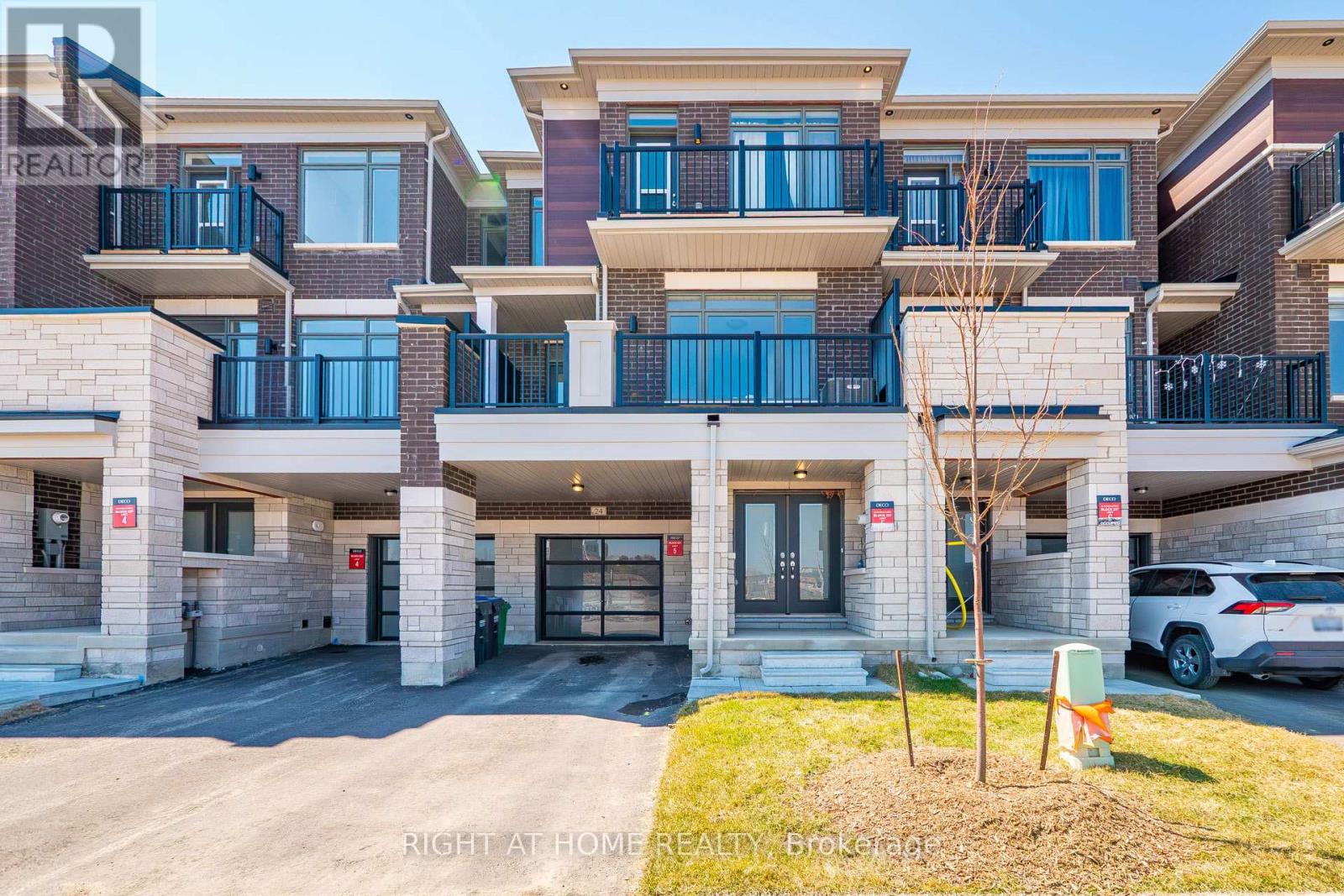 Townhouse at 24 MONREAU DRIVE, Brampton (Northwest Brampton)