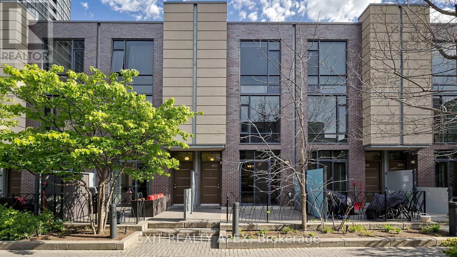 Townhouse at 40 - 23 VALHALLA INN ROAD, Toronto (Islington-City Centre West)