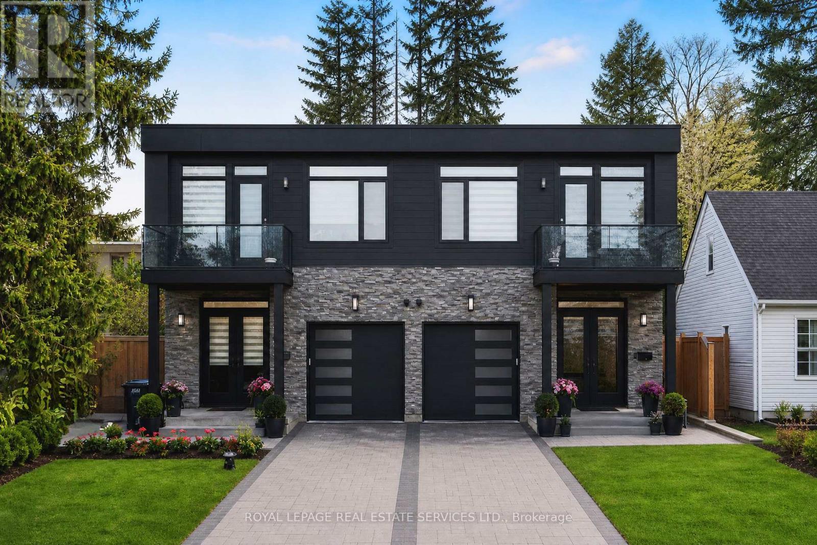 Semi-Detached/Link at 25A TECUMSETH AVENUE, Mississauga (Port Credit)