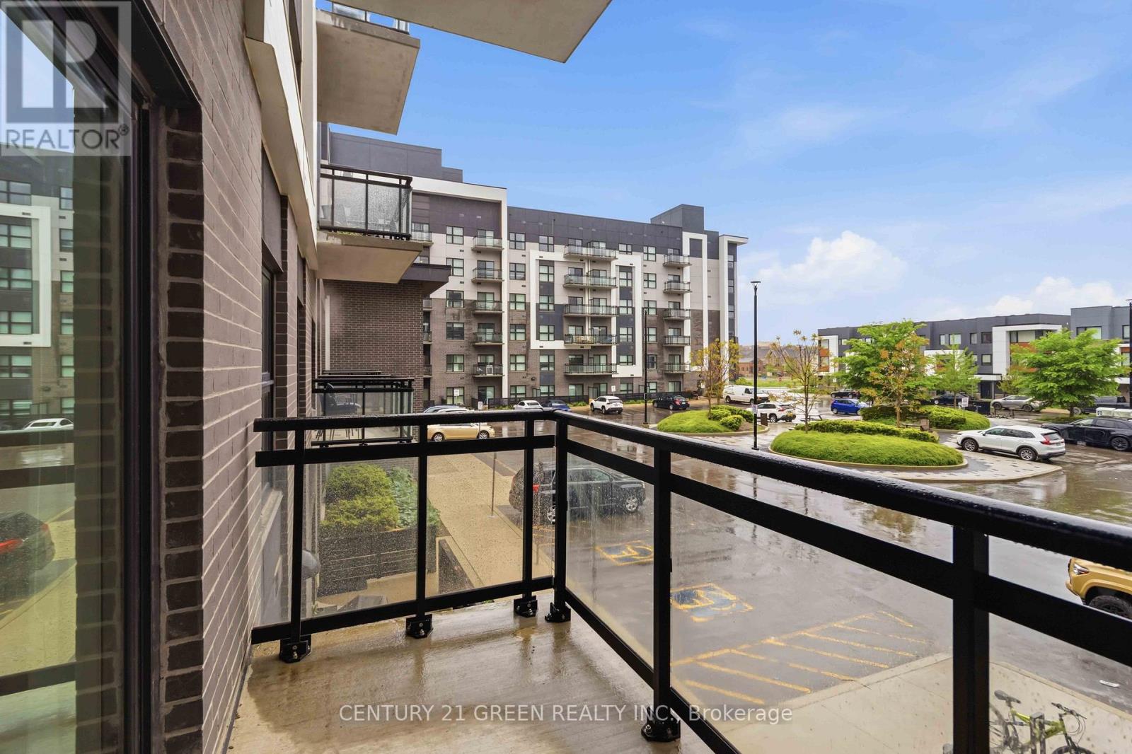 Apartment at 242 - 102 GROVEWOOD COMMON CIRCLE, Oakville