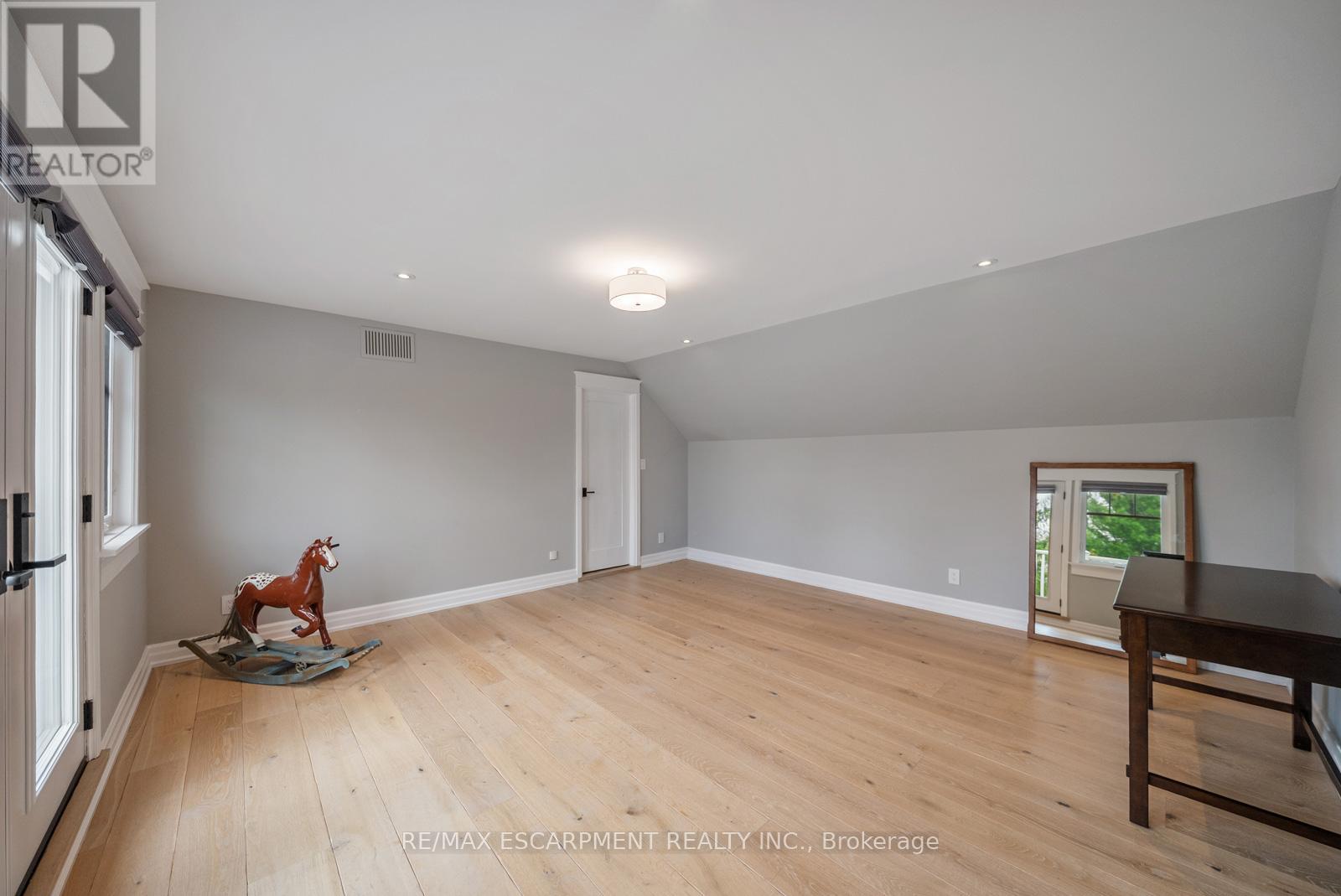 Detached at 6502 MCNIVEN ROAD, Burlington