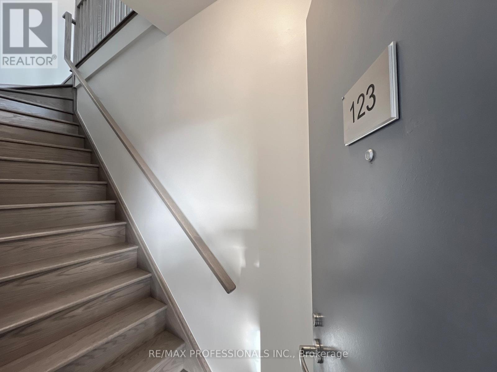 Townhouse at 123 - 62 DIXFIELD DRIVE, Toronto