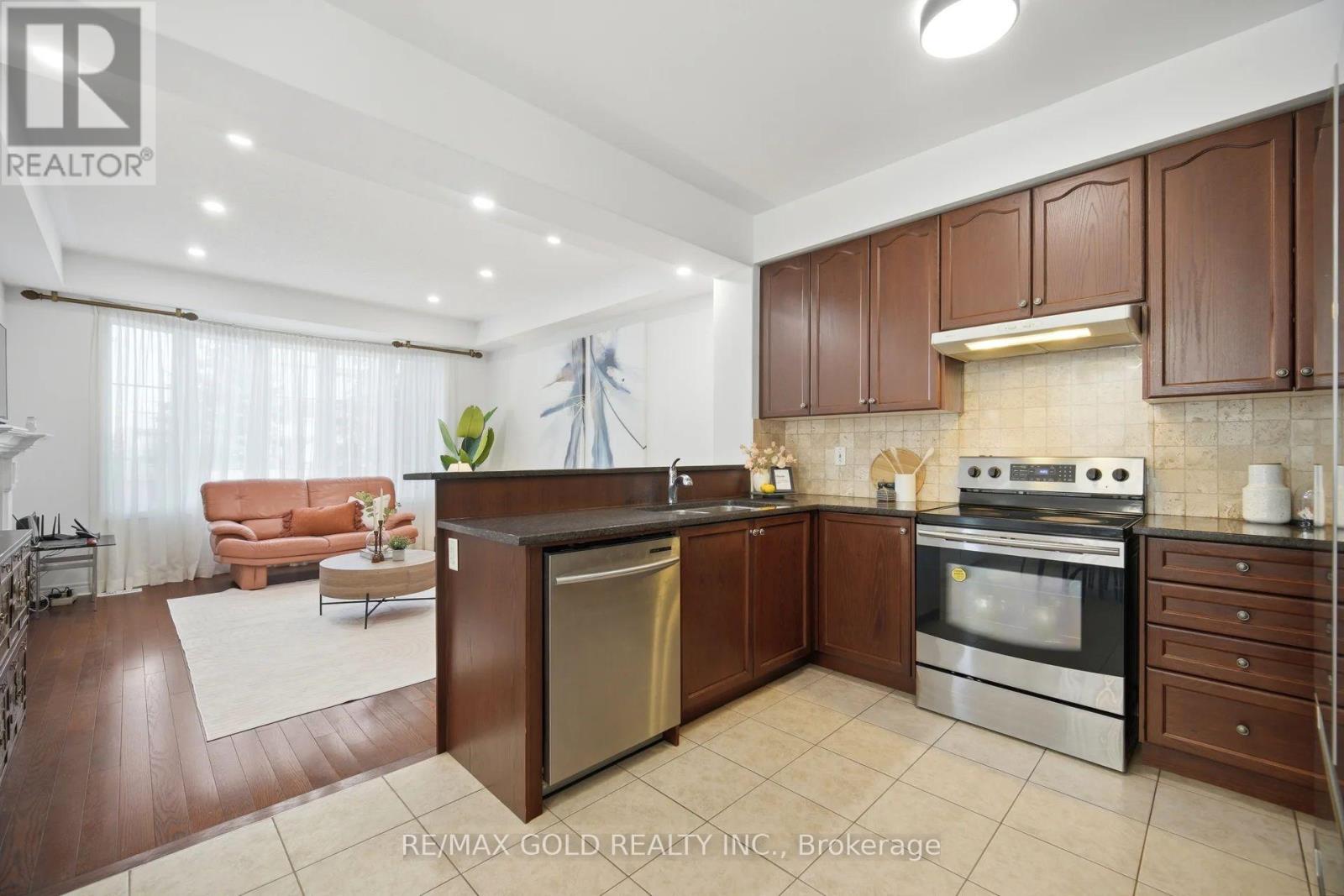 Townhouse at 29 ASPENVIEW AVENUE, Caledon