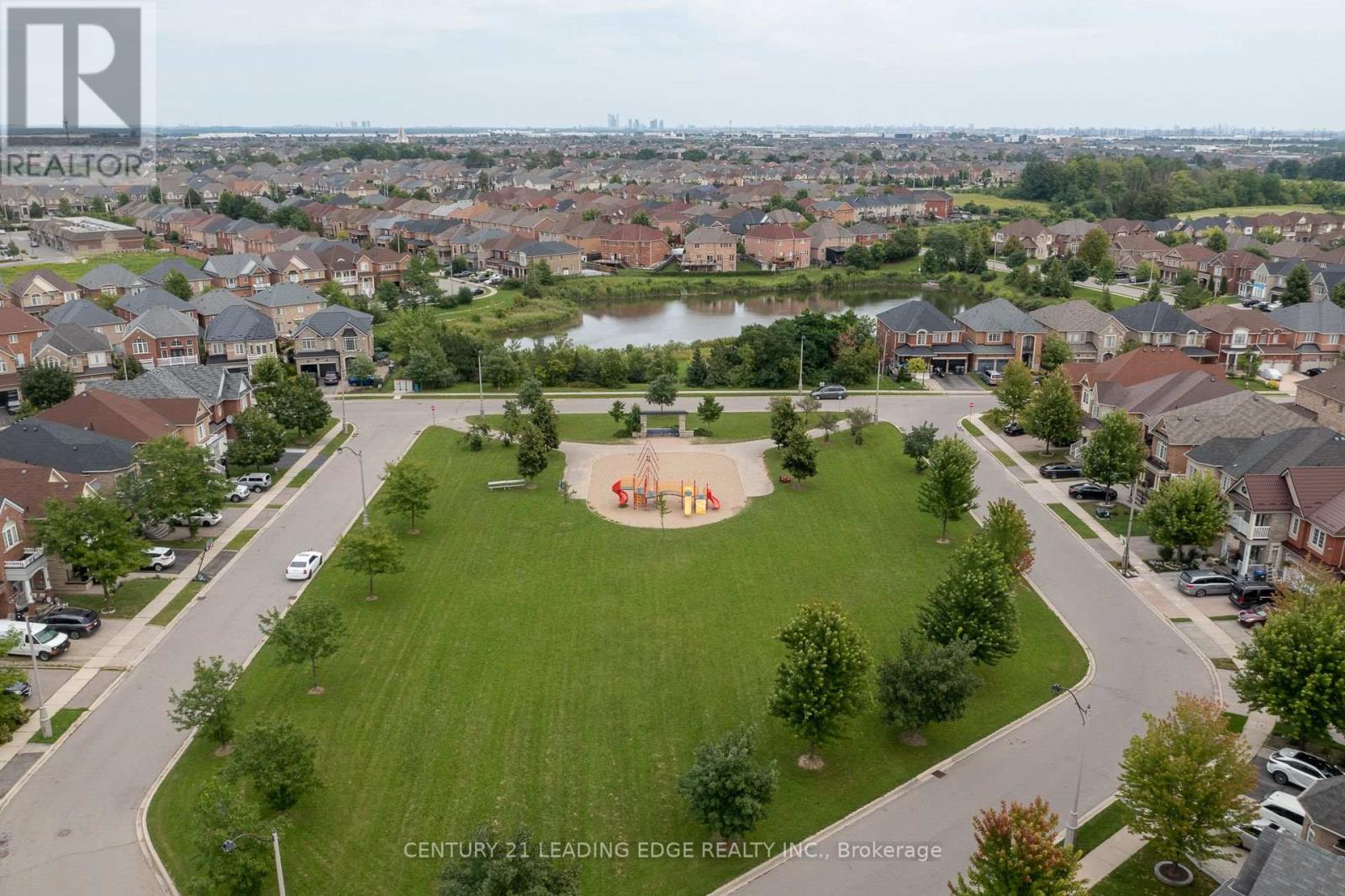 Detached at 26 HUNTSPOINT DRIVE, Brampton (Bram East)