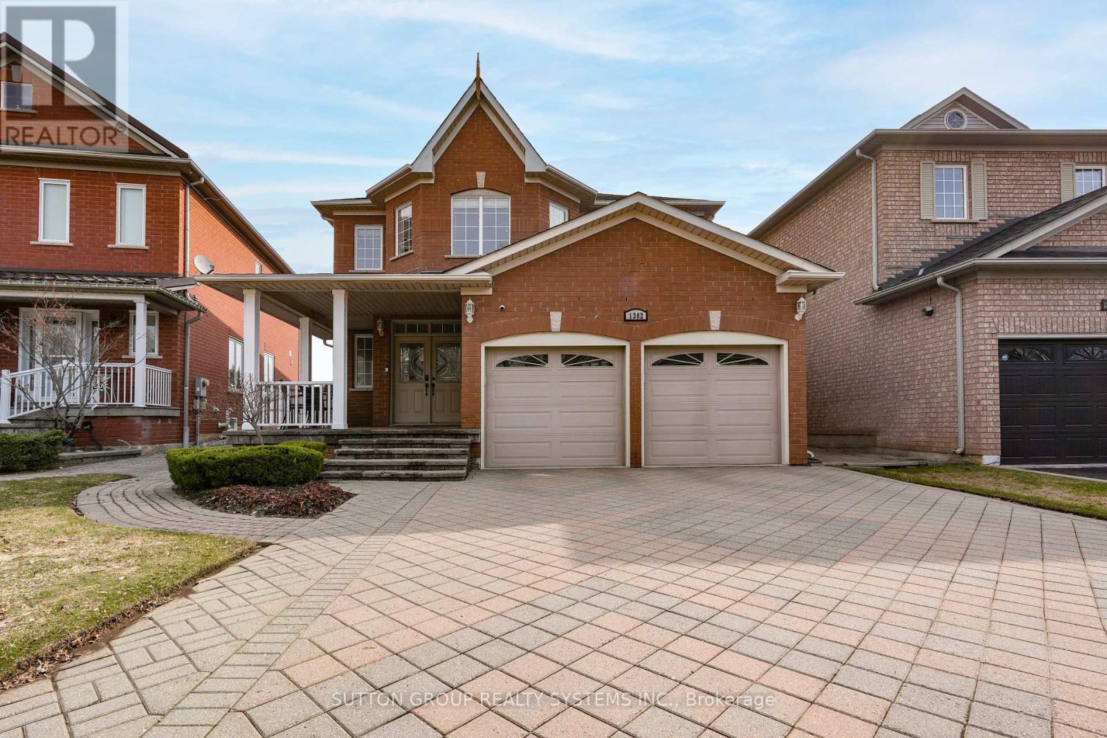 Detached at 1382 AVON DRIVE, Mississauga